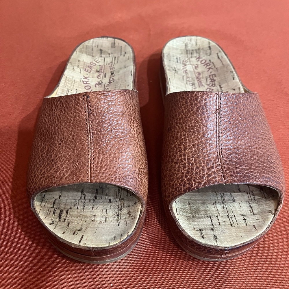 Woman’s Brown Leather Slide Sandals